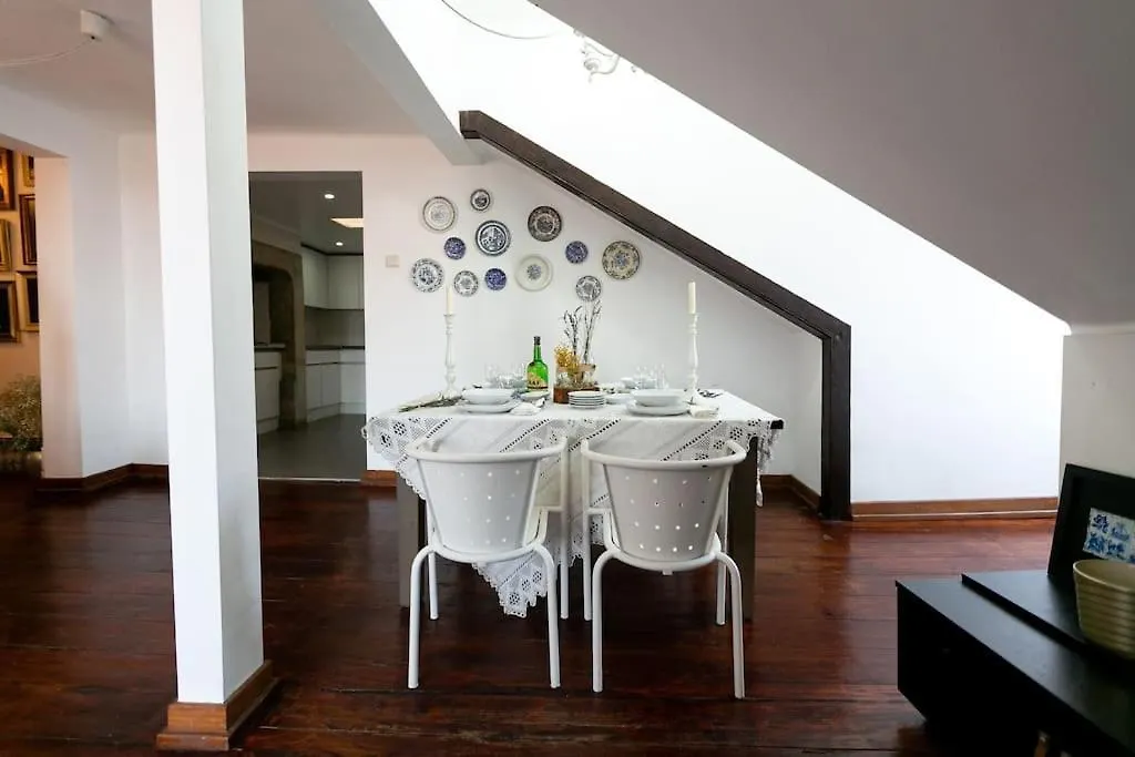 Best Location Spacious Charming 2 Rooms Great Views 리스본 아파트