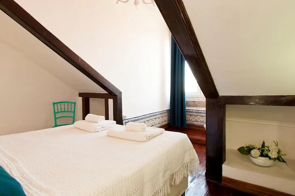 Best Location Spacious Charming 2 Rooms Great Views 리스본 아파트