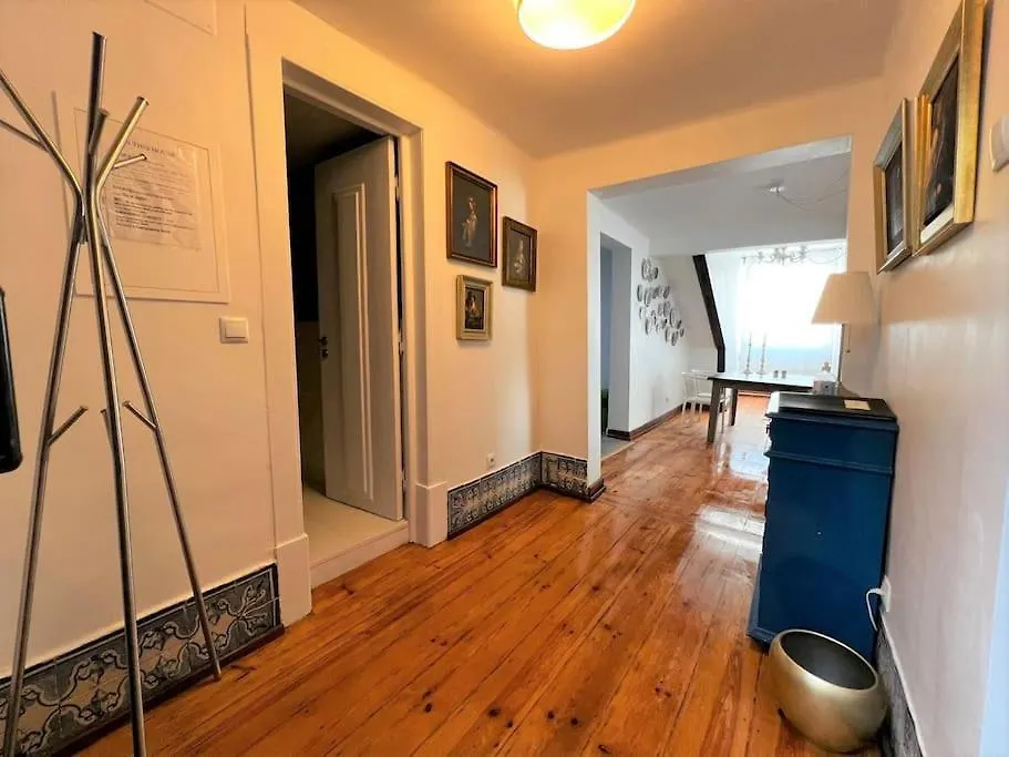 Best Location Spacious Charming 2 Rooms Great Views 리스본 아파트